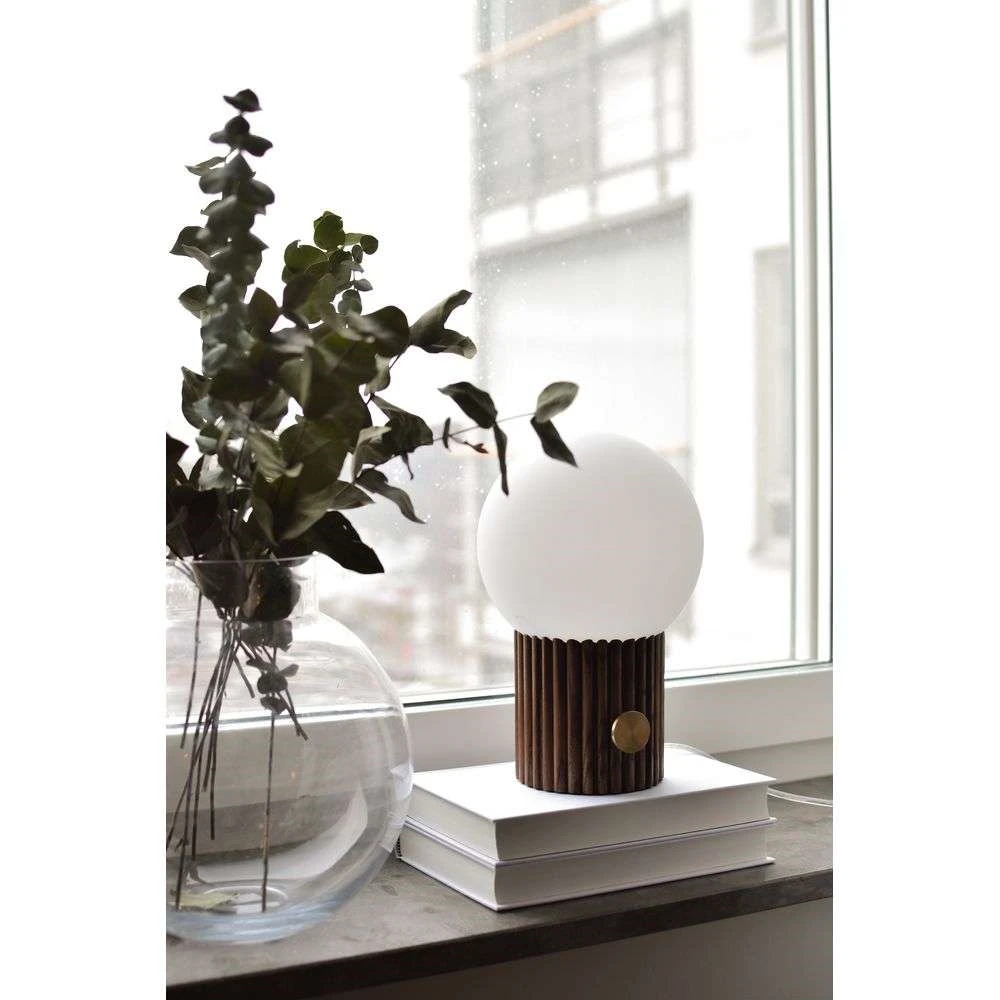 Hubble 15 Lámpara De Sobremesa Walnut - Globen Lighting - Imagen 4